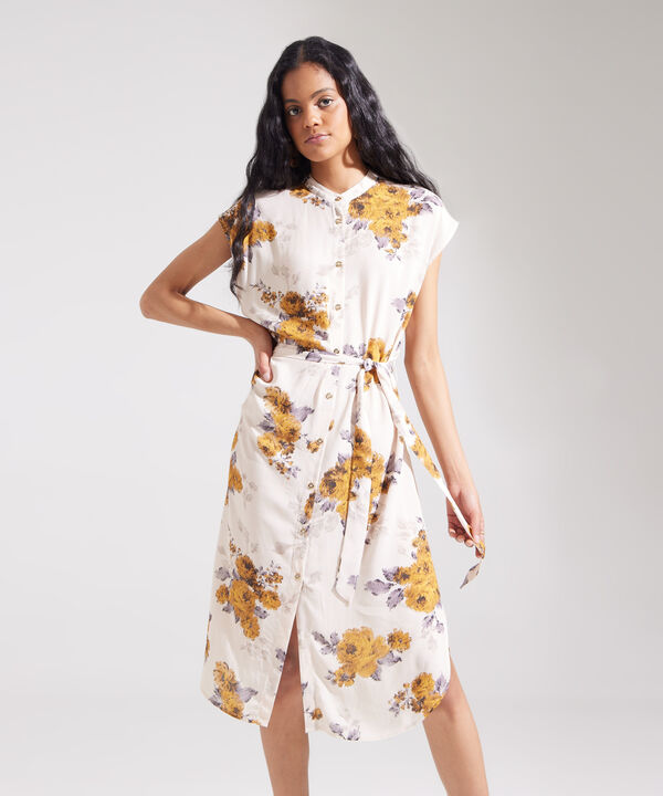 Vestido Manga Corta Con Cinturón En Tela Estampado