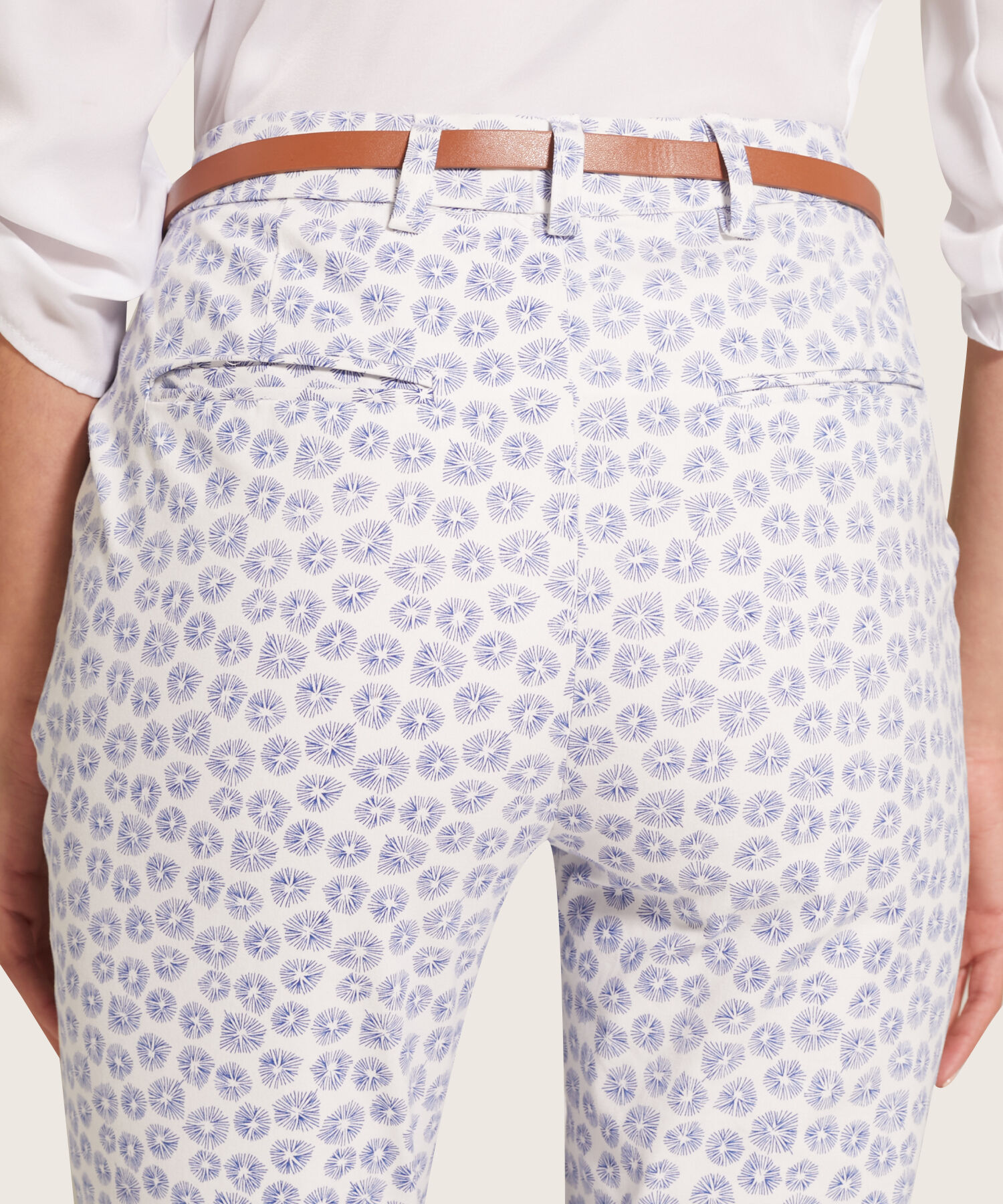 Pantalón Chino Estampado Con Cinturón