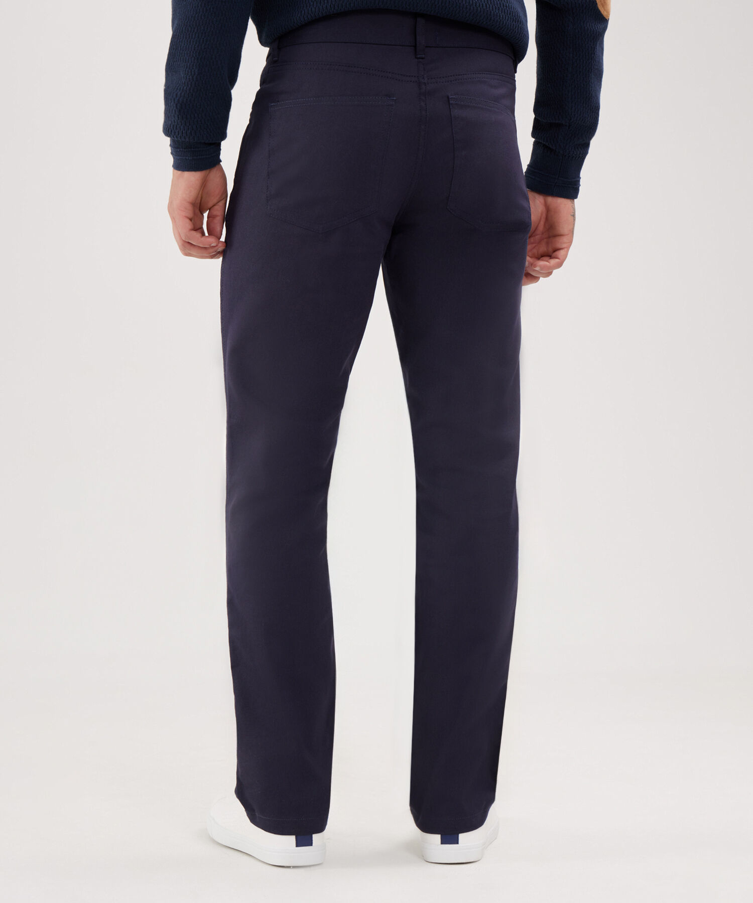 Pantalon Unicolor, 5 Bolsillos, Silueta Regular Fit