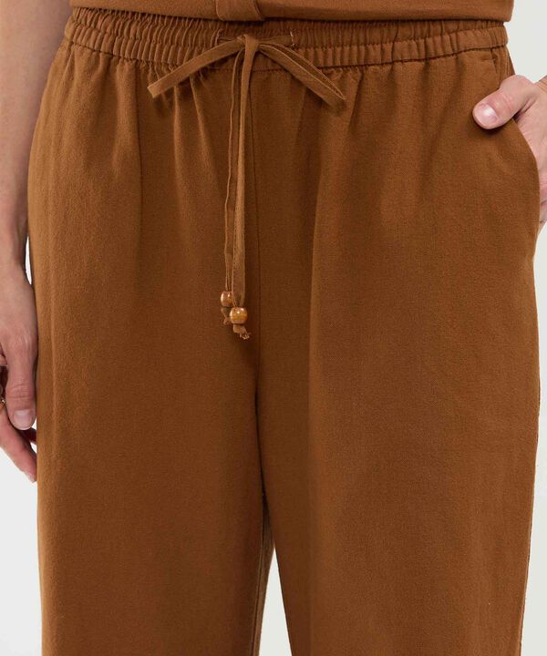 Pantalón en Efecto Lino image number null