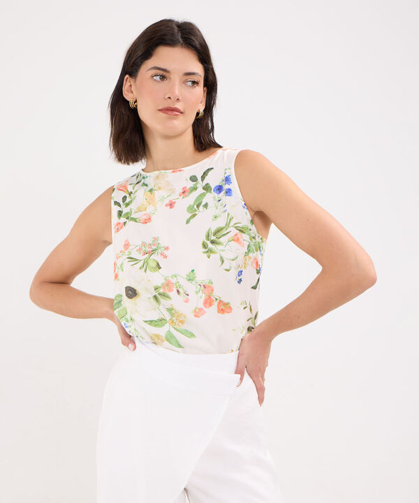 Blusa Estampada Escote de Ojal image number null