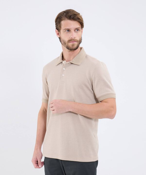 Polo Unicolor Con Detalle En Manga image number null