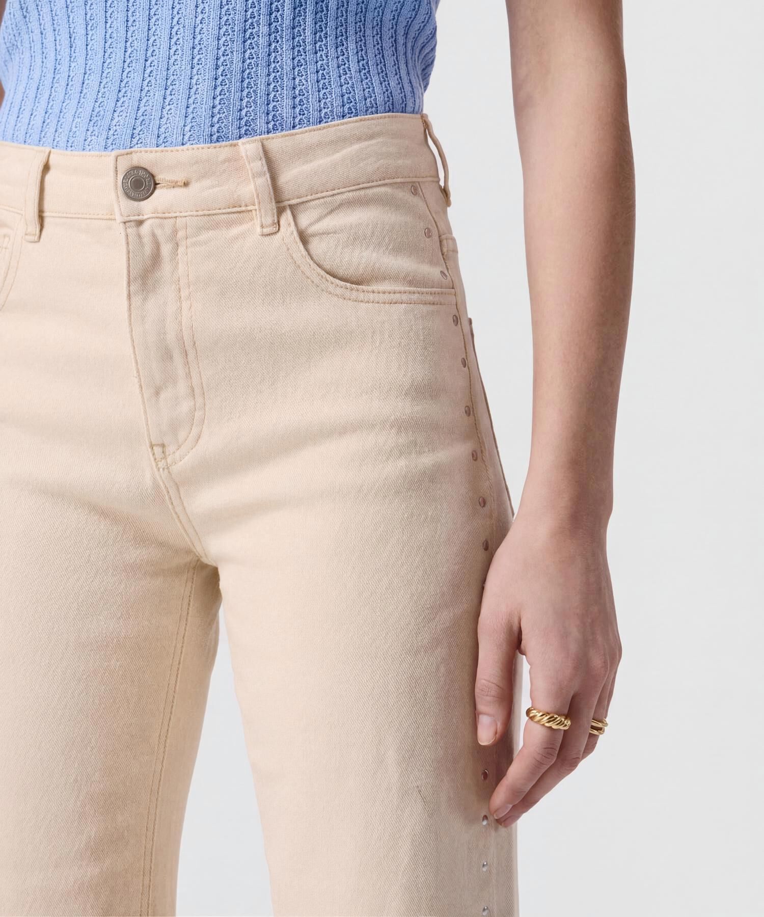 Jeans Rectos Con Piedras Laterales Mujer