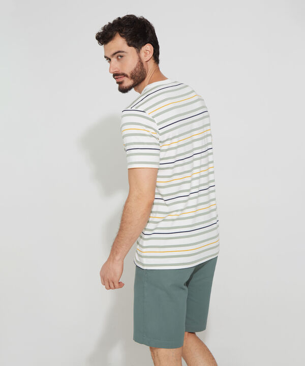 Camiseta Preteñida Manga Corta Cuello Redondo En Rib Y Bolsillo Superior