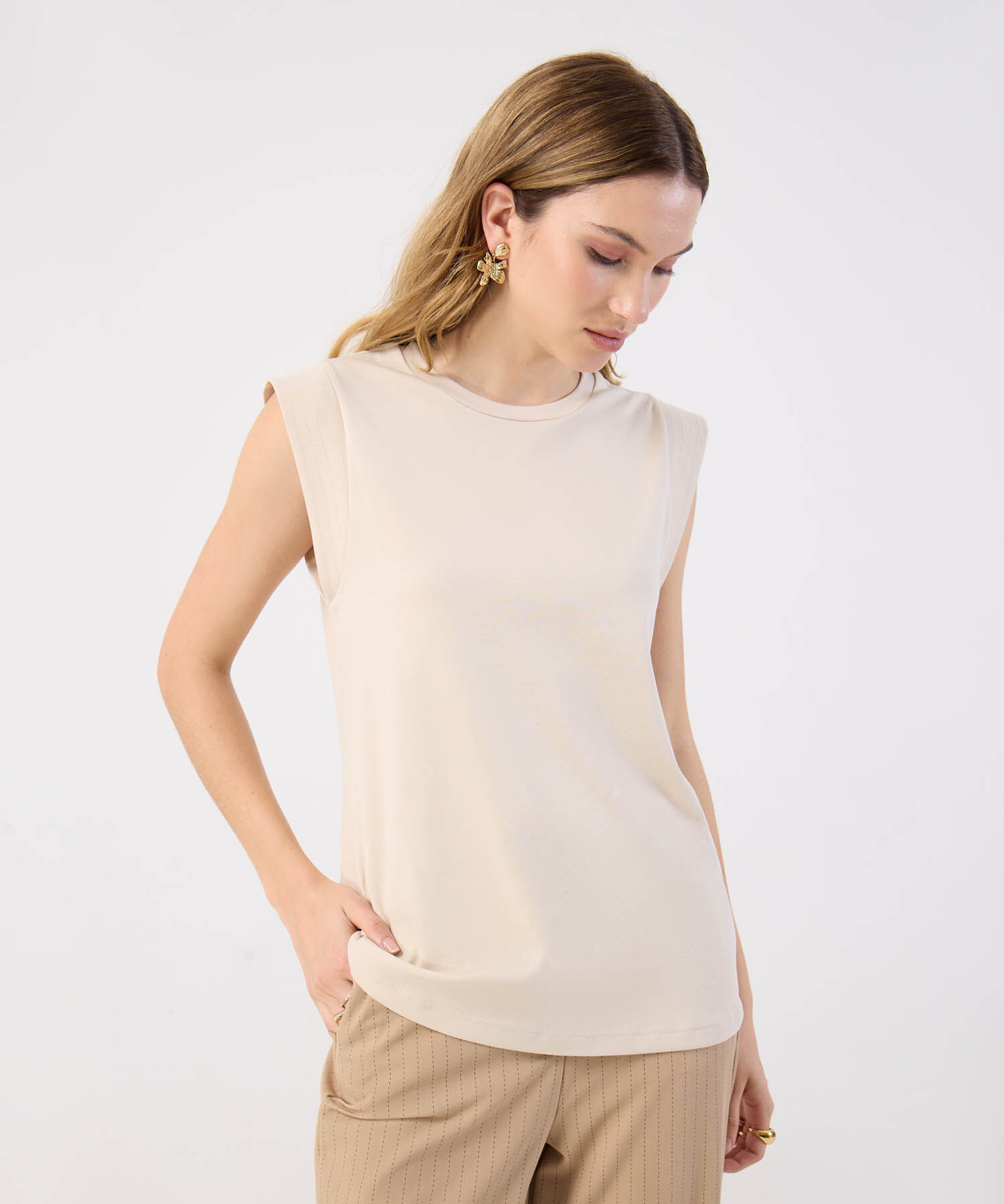 Camiseta Para Mujer Con Hombro Estructurado