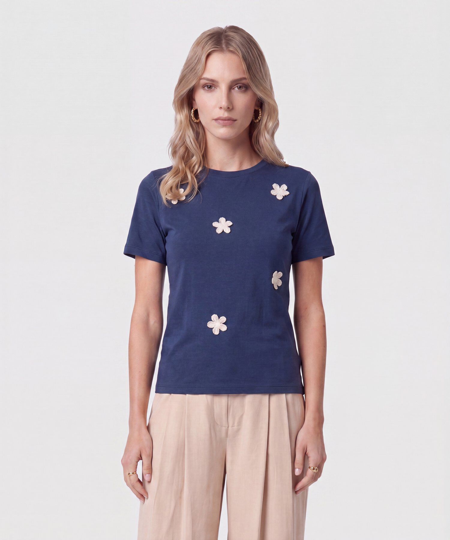 Camiseta Con Apliques Tejidos Para Mujer