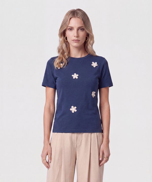 Camiseta Con Apliques Tejidos Para Mujer image number null