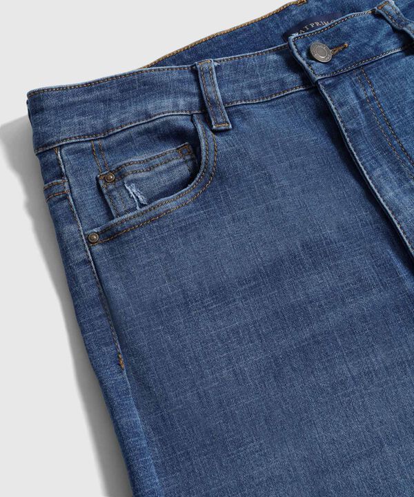 Jeans Corte Recto Tiro Clásico Para Mujer image number null