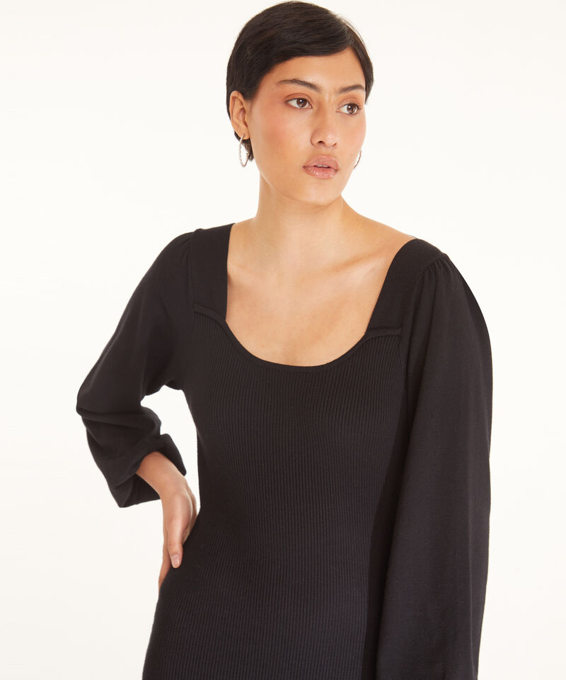 Vestido Manga Larga Cuello Semi Cuadrado