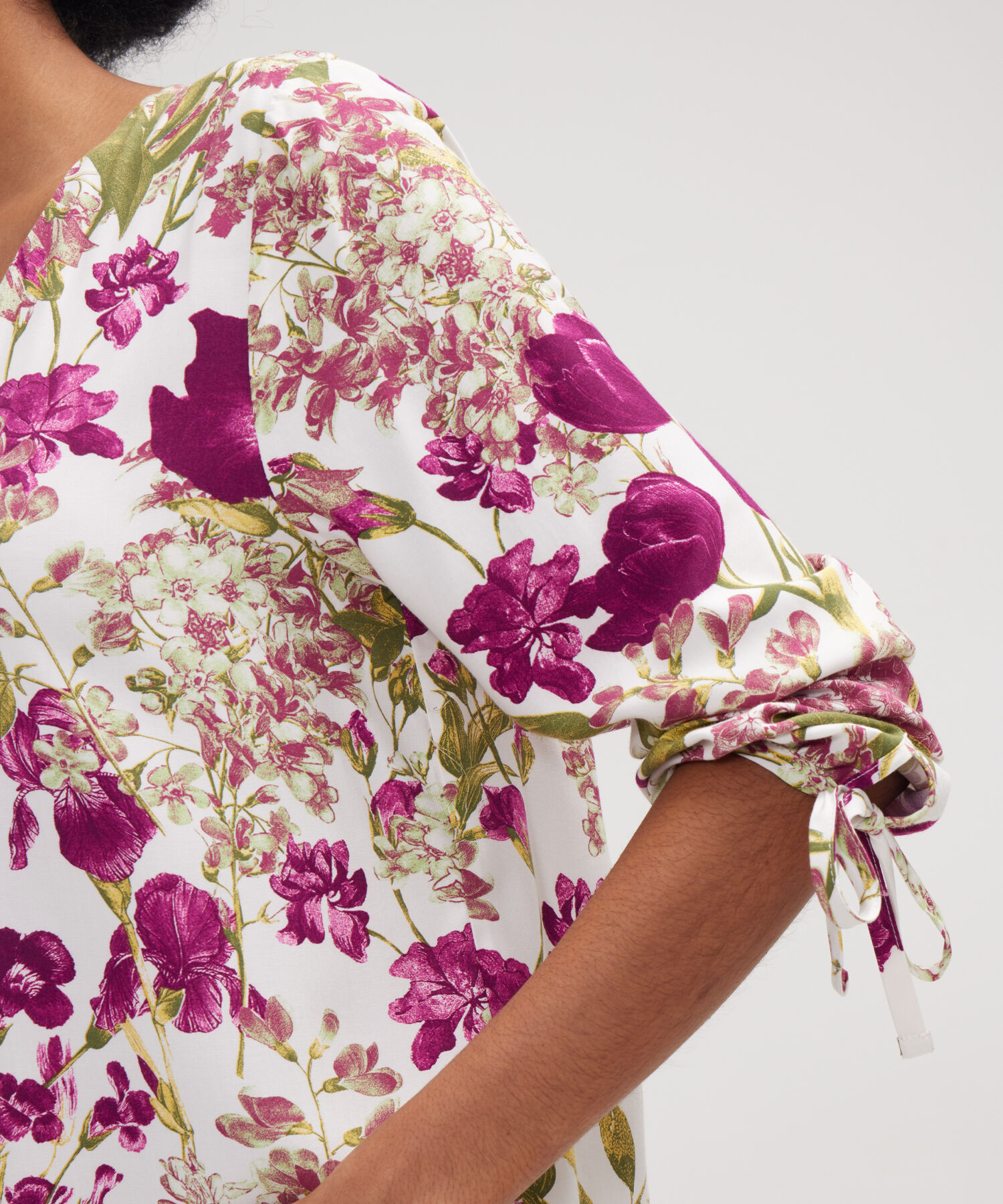 Blusa Estampada Escote V