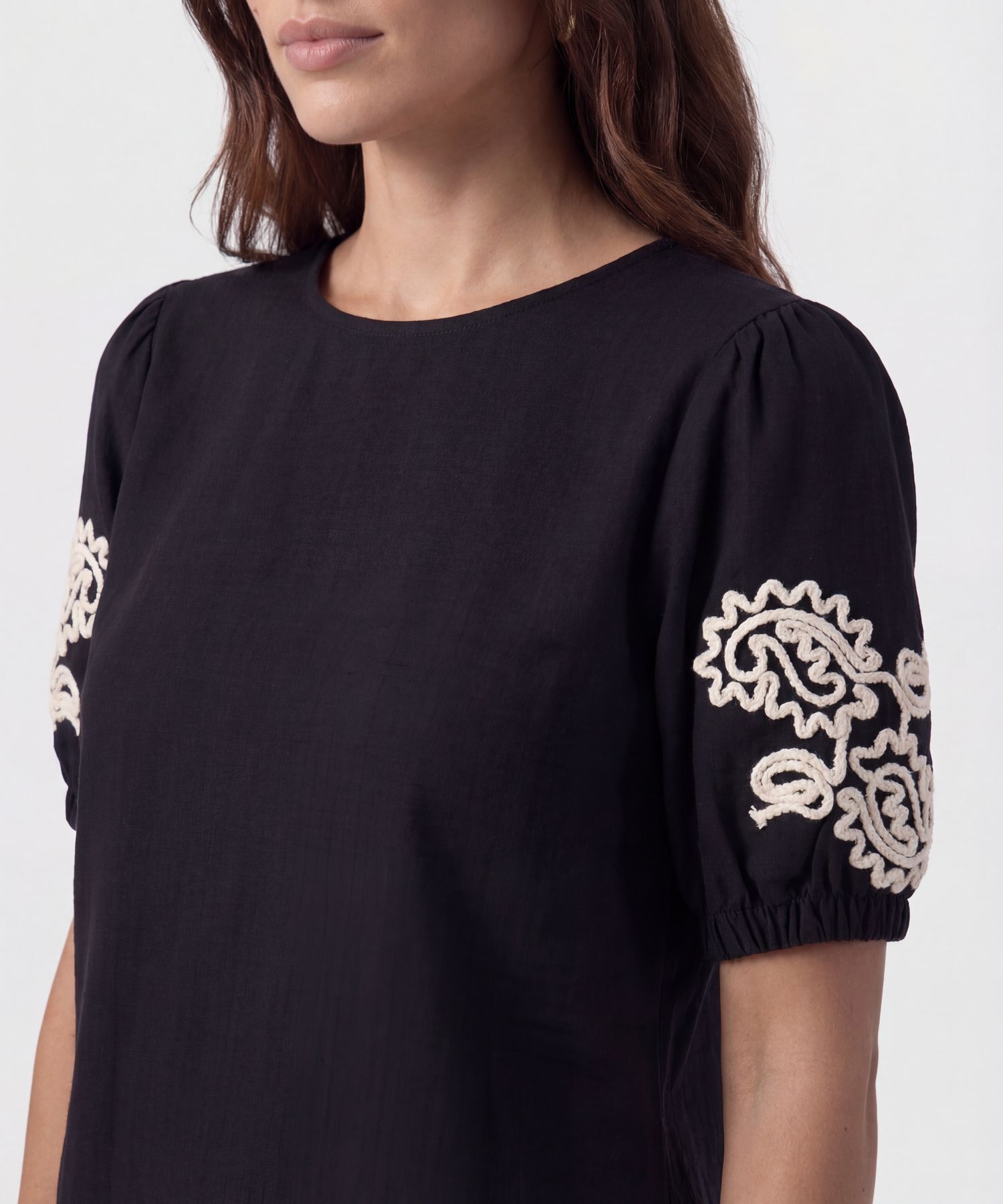 Blusa De Cuello Redondo Con Bordado Para Mujer