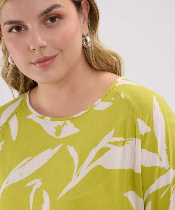 Blusa Estampada, Escote Redondo, Manga 3/4 Con Recogido En Puños