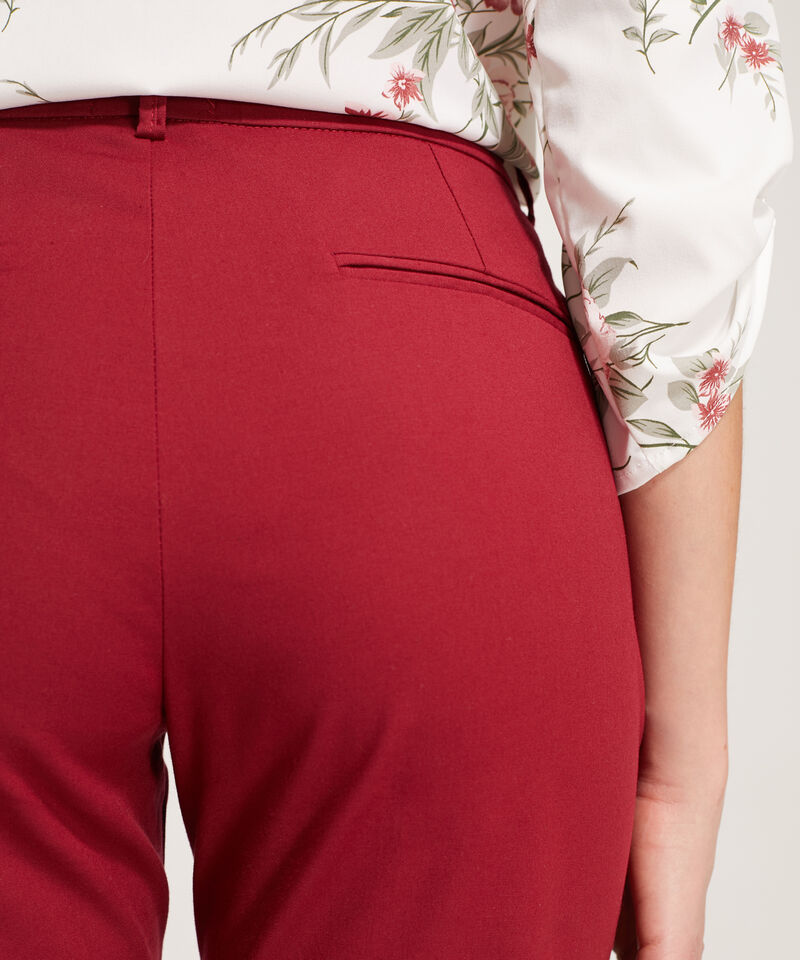 Pantalon Capri Bolsillos