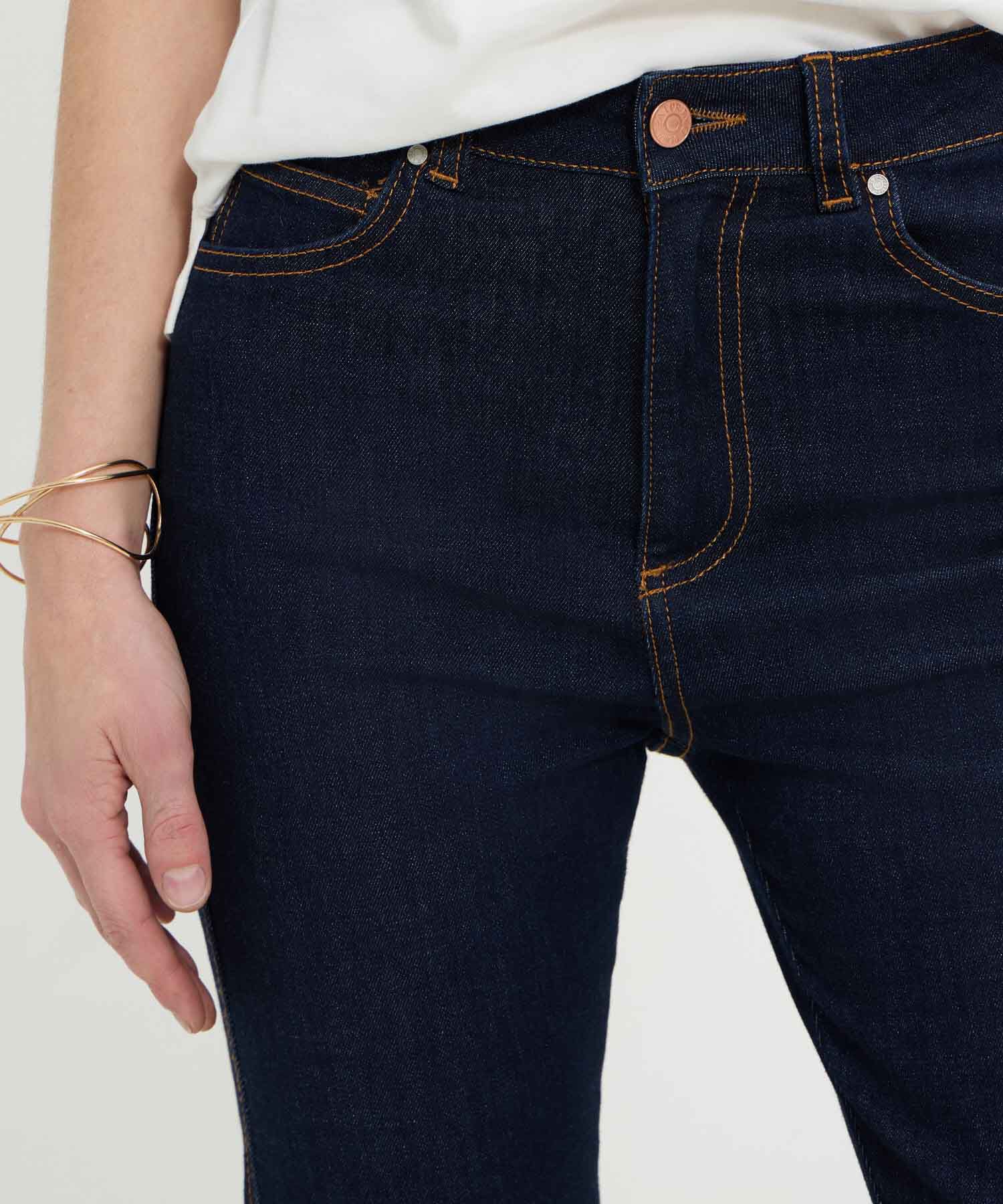 Jean Straight Femenino Tono Raw