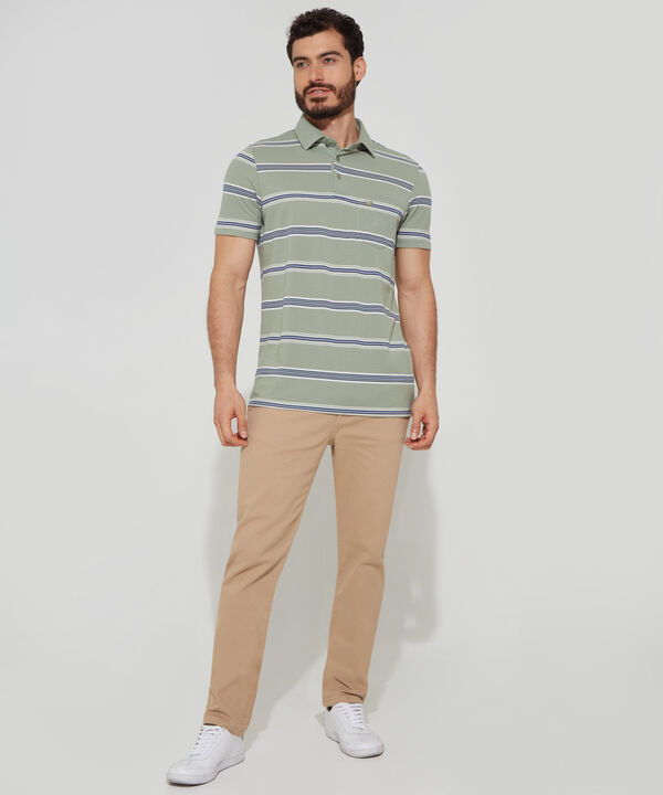 Polo Prete&ntilde;ida, Cuello Duro Con Bolsillo Y Silueta Regular Fit