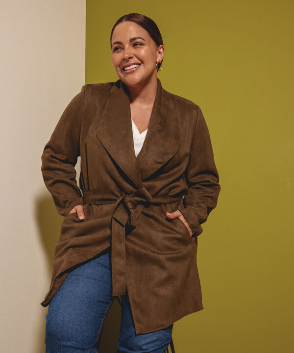Chaqueta en Suede con Cinturón 