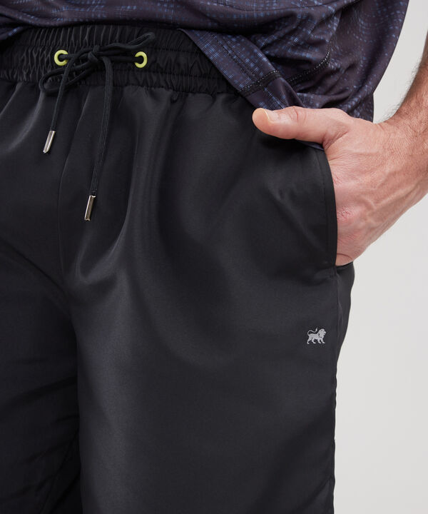 Bermuda Plana Con Boxer Interno Unicolor image number null