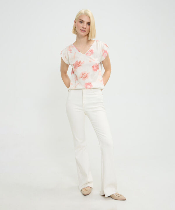 Camiseta Estampada Cuello V image number null