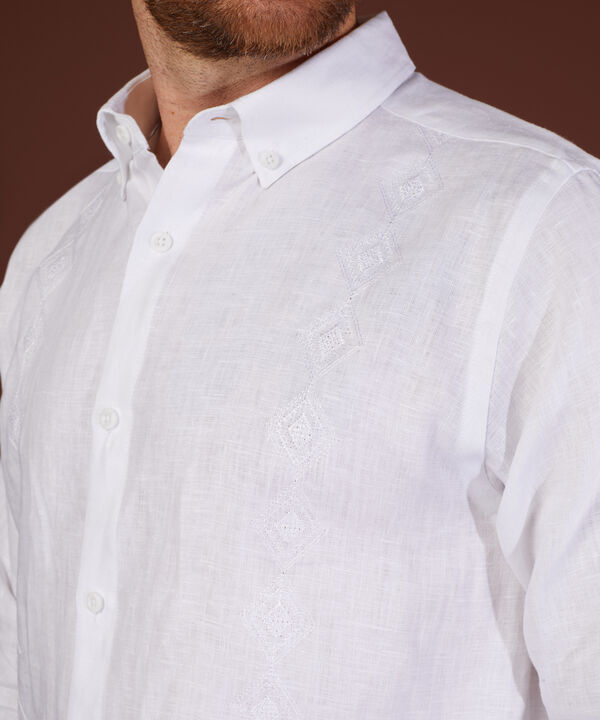 Camisa Guayabera Cuello Con Boton Down Manga Larga image number null
