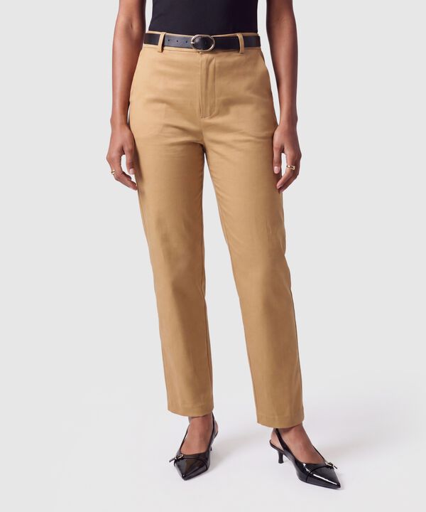 Pantal&oacute;n Recto Cl&aacute;sico Mujer image number null