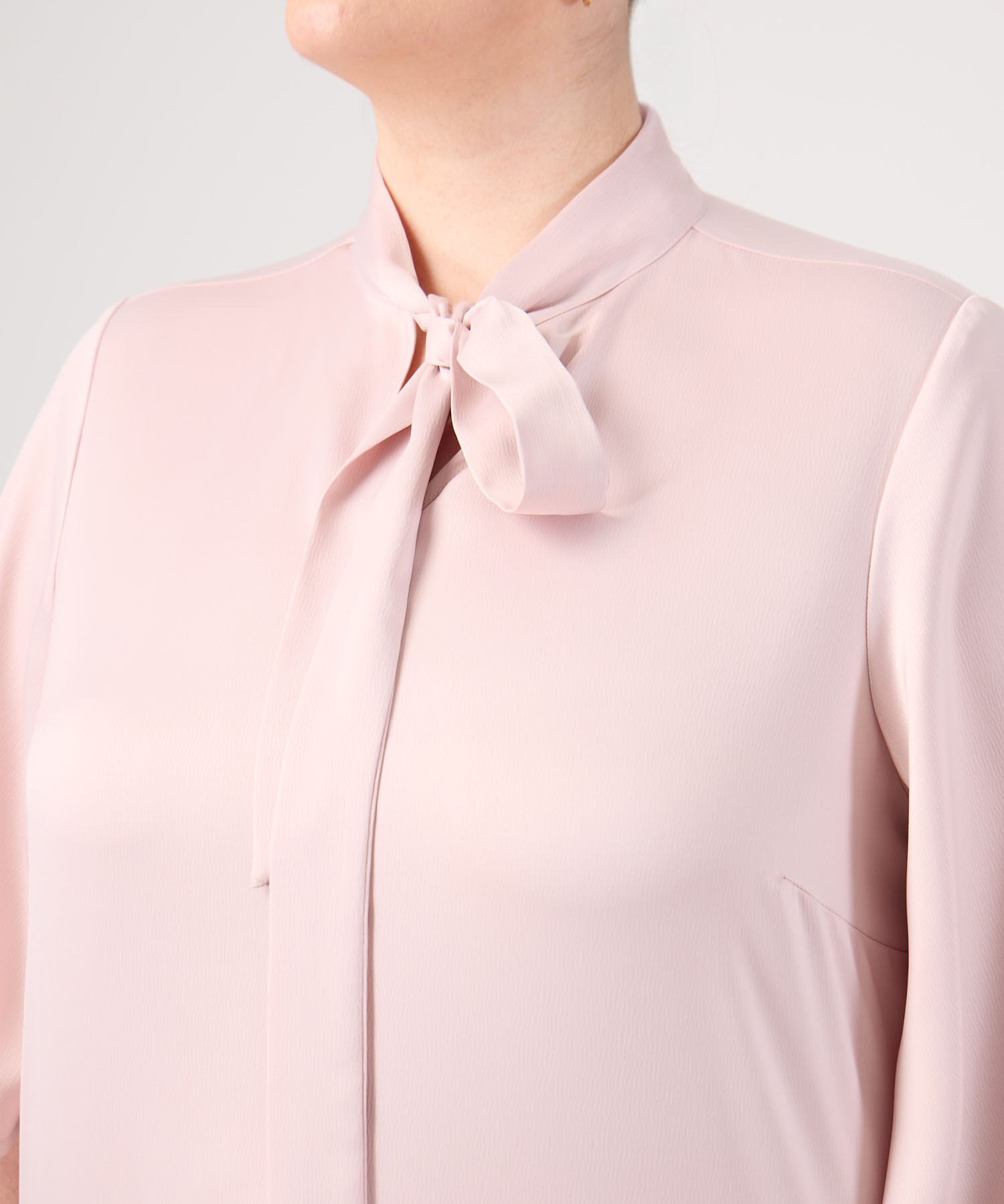 Blusa Con Lazada Al Cuello Para Mujer Curvy