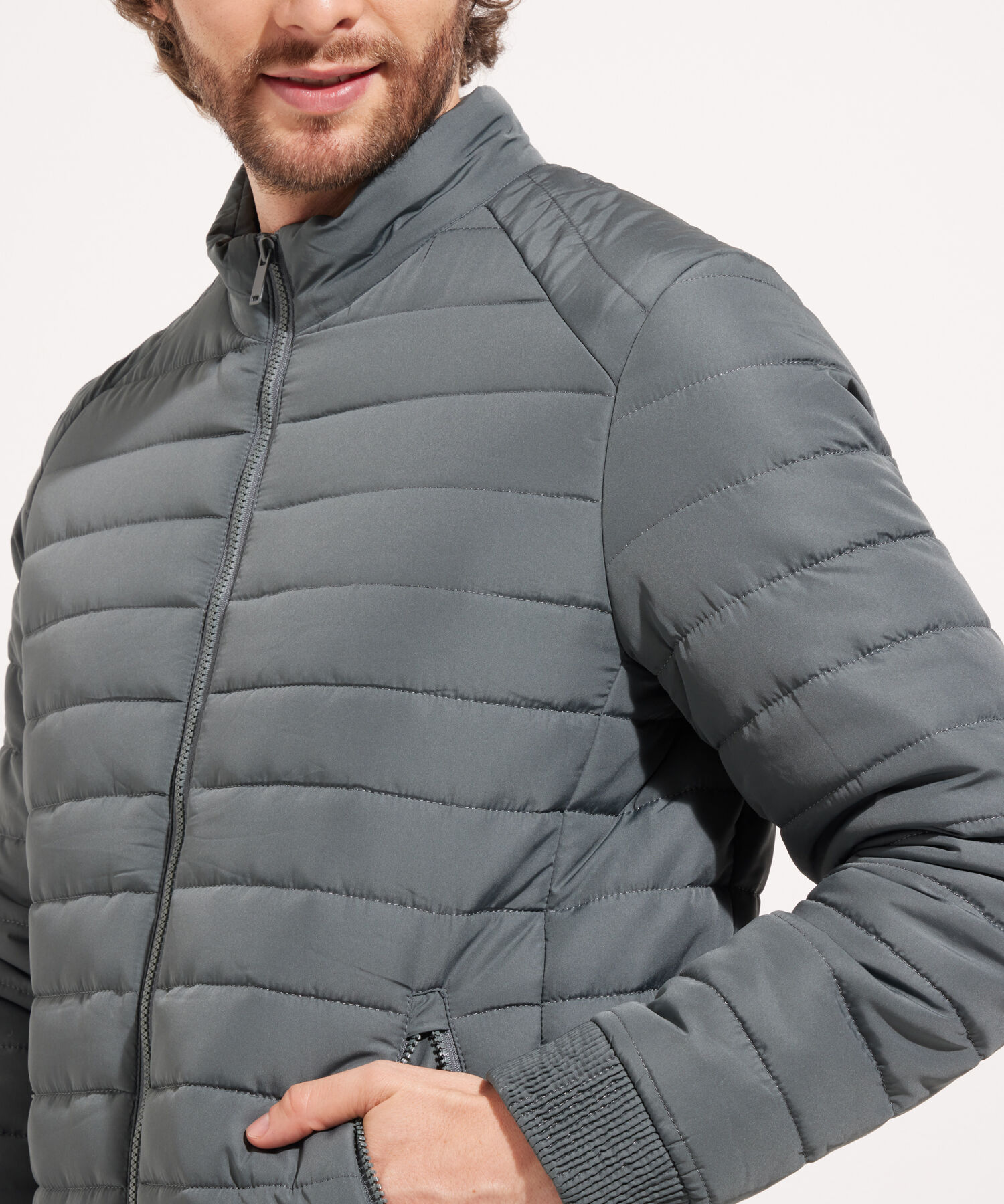 Chaqueta Acolchada Con Cuello Alto