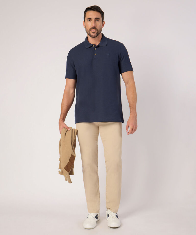 Polo Unicolor Con Detalle En Cuello 