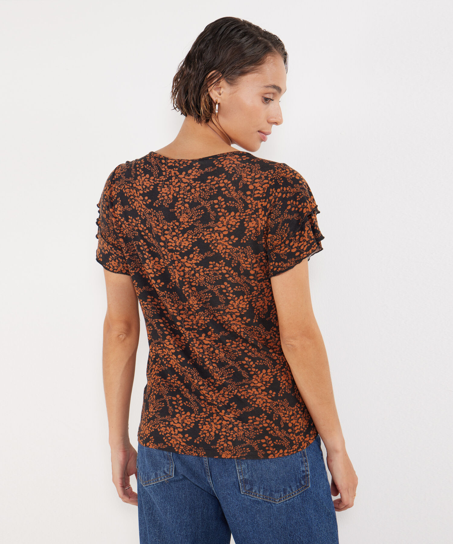 Camiseta Estampada Manga Corta Con Doble Vuelo