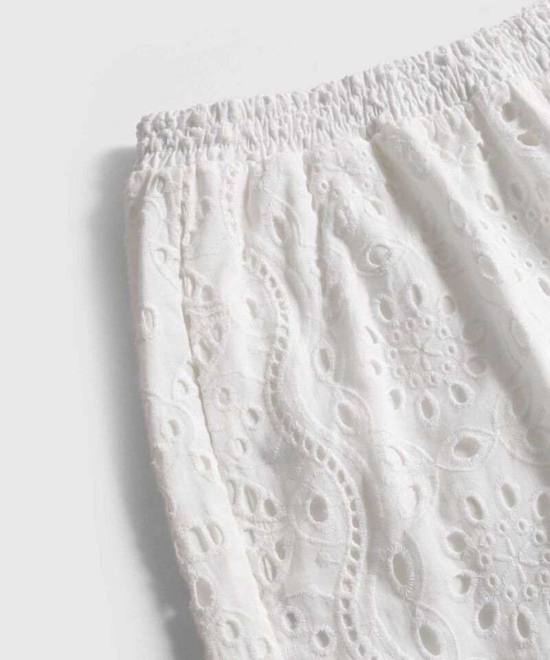 Bermuda con Bordado Suizo y Pretina Elástica Para Mujer Curvy