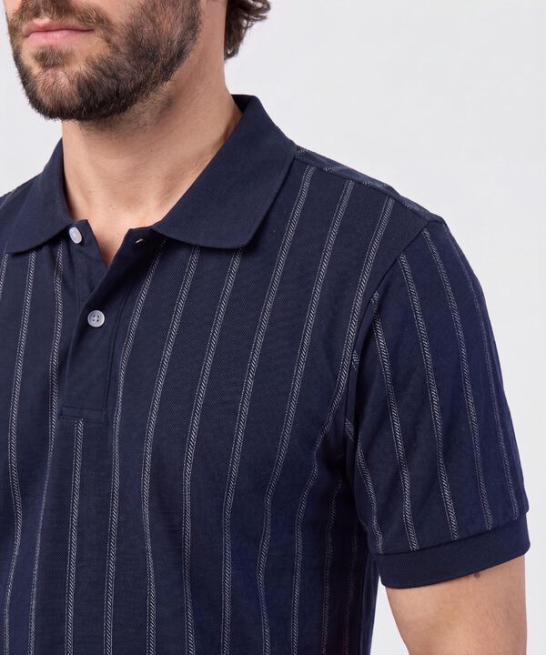 Polo Con Relieve Vertical Para Hombre