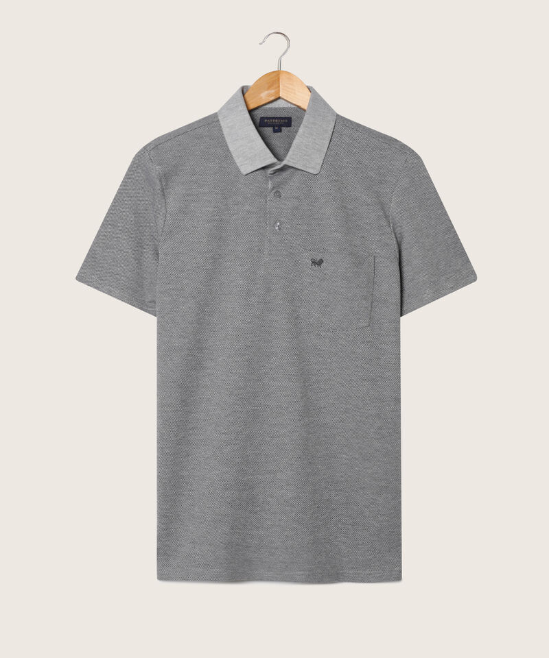 Polo Unicolor Textura, Cuello Duro, Manga Corta Con Bolsillo, Silueta Regular Fit