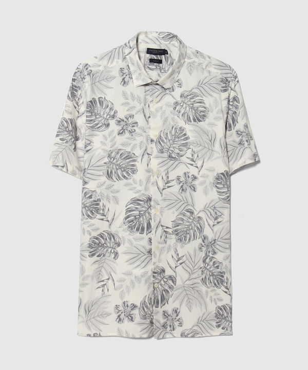 Camisa con Estampado Tropical de Hojas