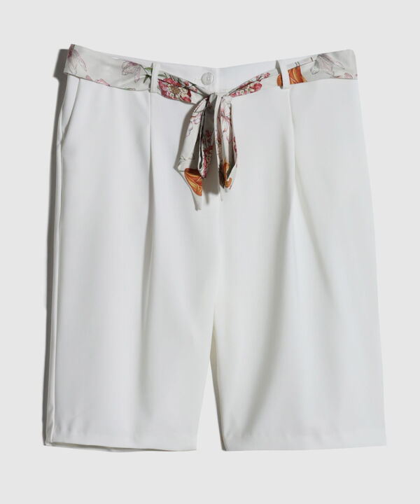 Bermuda Cintur&oacute;n Estampado