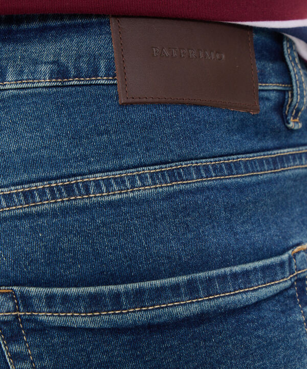 Jean Jean Masculino Slim Tono Azul Medio.