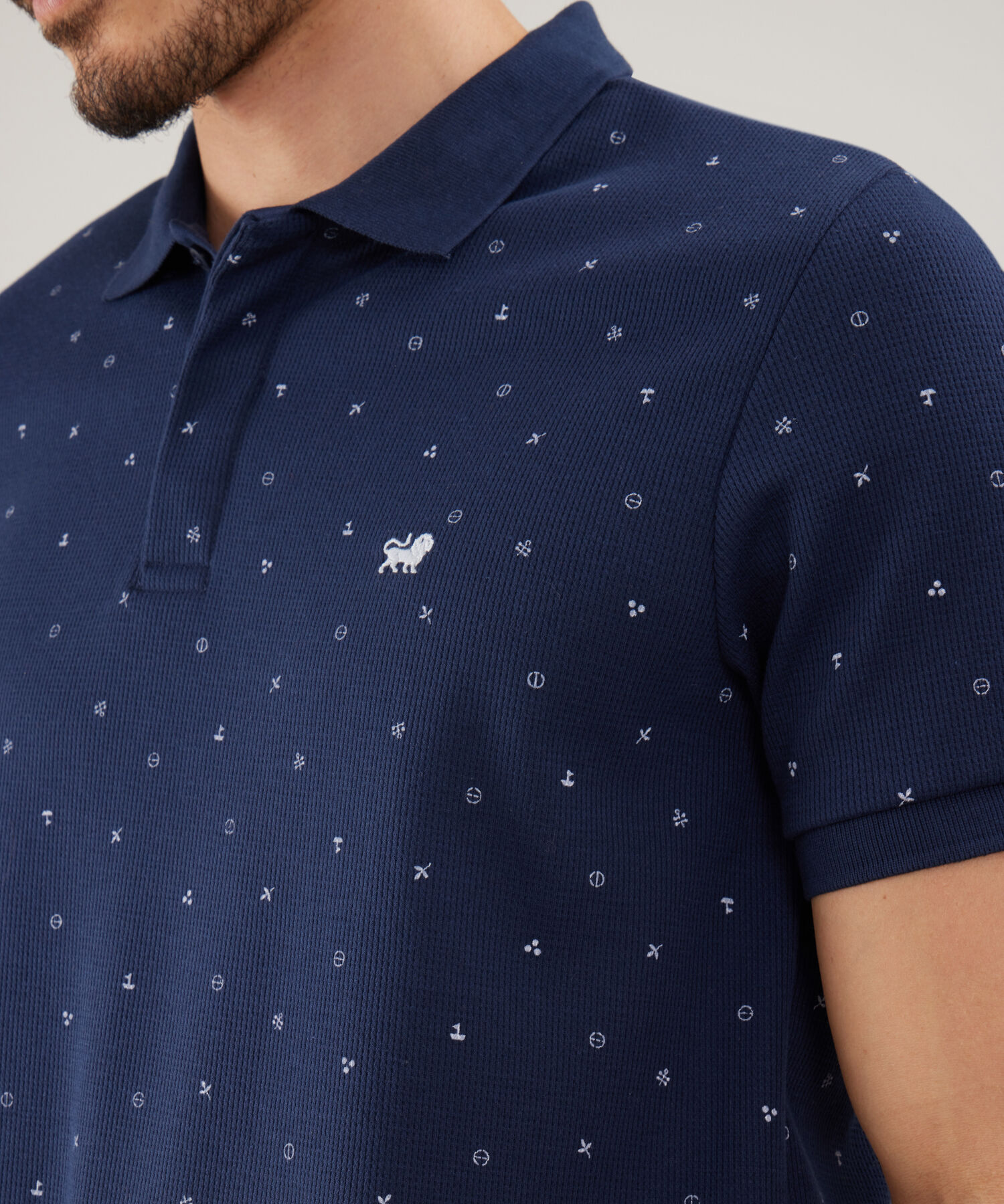 Polo Estampada, Cuello Y Puños Tejidos, Pechera Externa Con Botonadura Oculta, Silueta Regular Fit, Cítrico Marinero