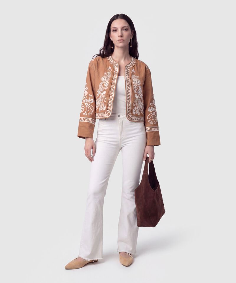 Chaqueta Corta con Bordados Mujer