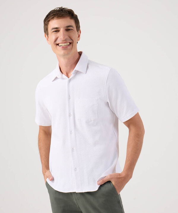 Camisa Texturizada Con Bolsillo image number null