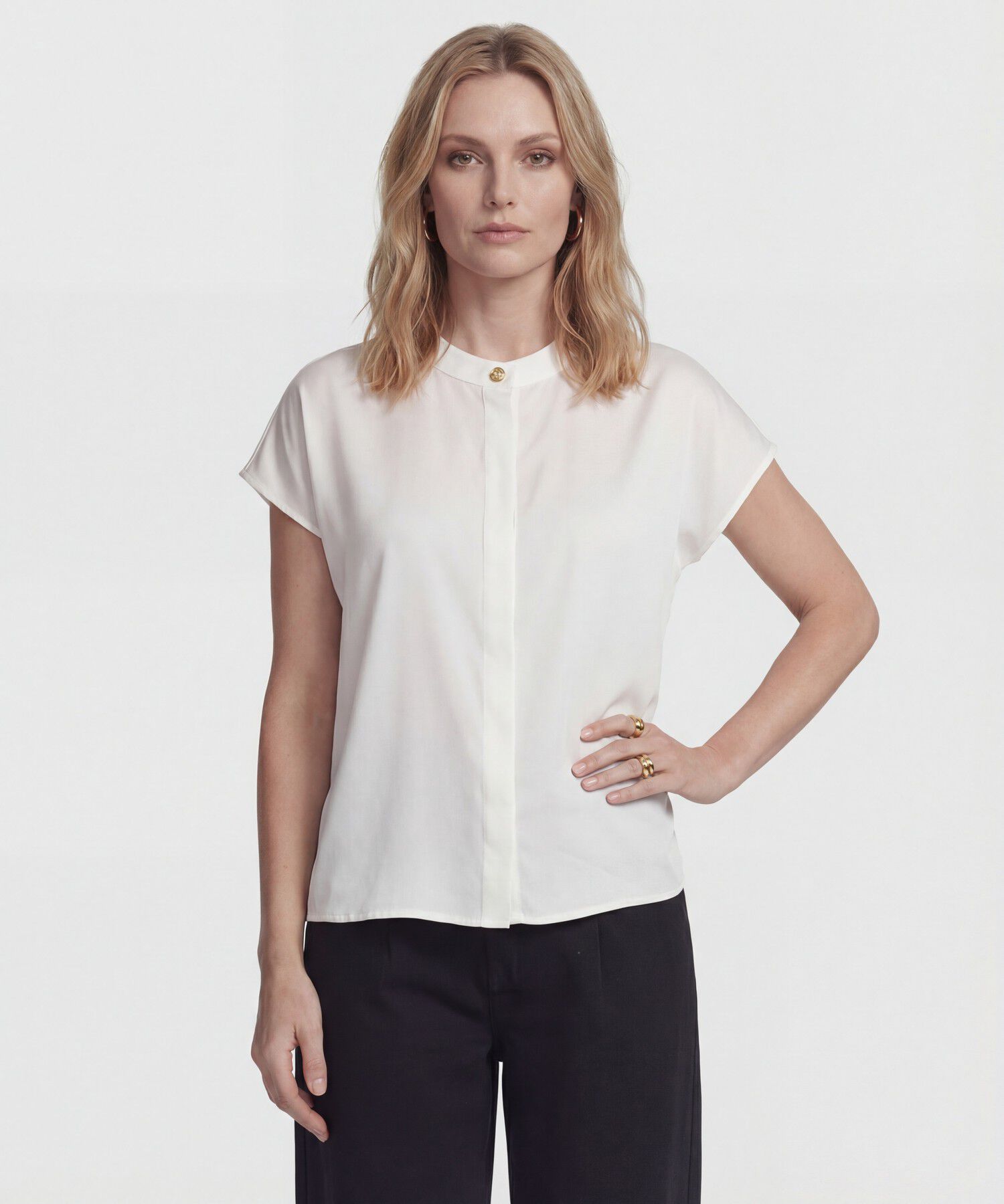 Blusa Unicolor Con Detalle 