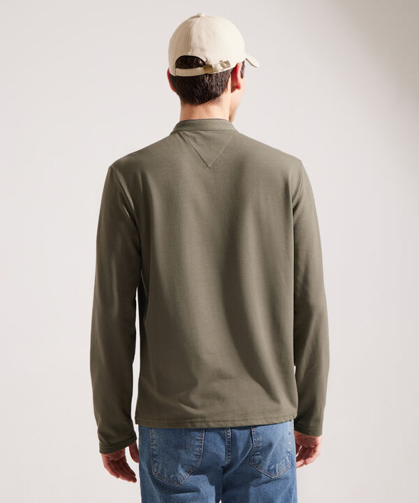 Camiseta Manga Langa Unicolor Con Bordado, Cuello Henley