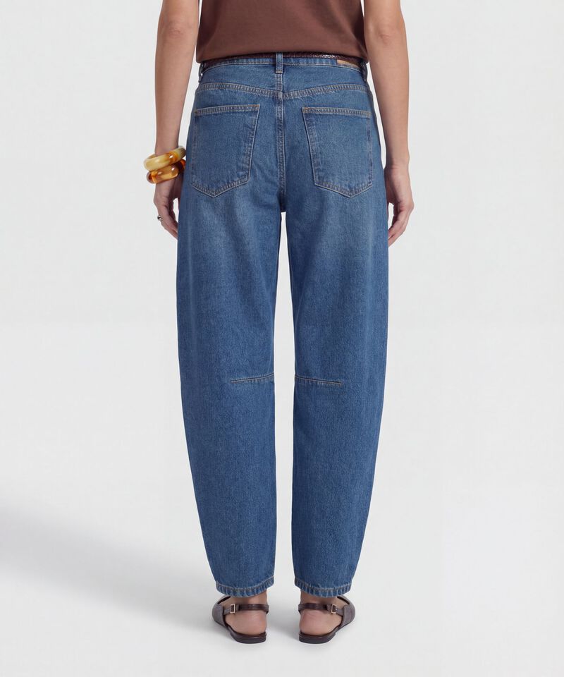 Jeans Mujer Barrel Fit con Pinzas
