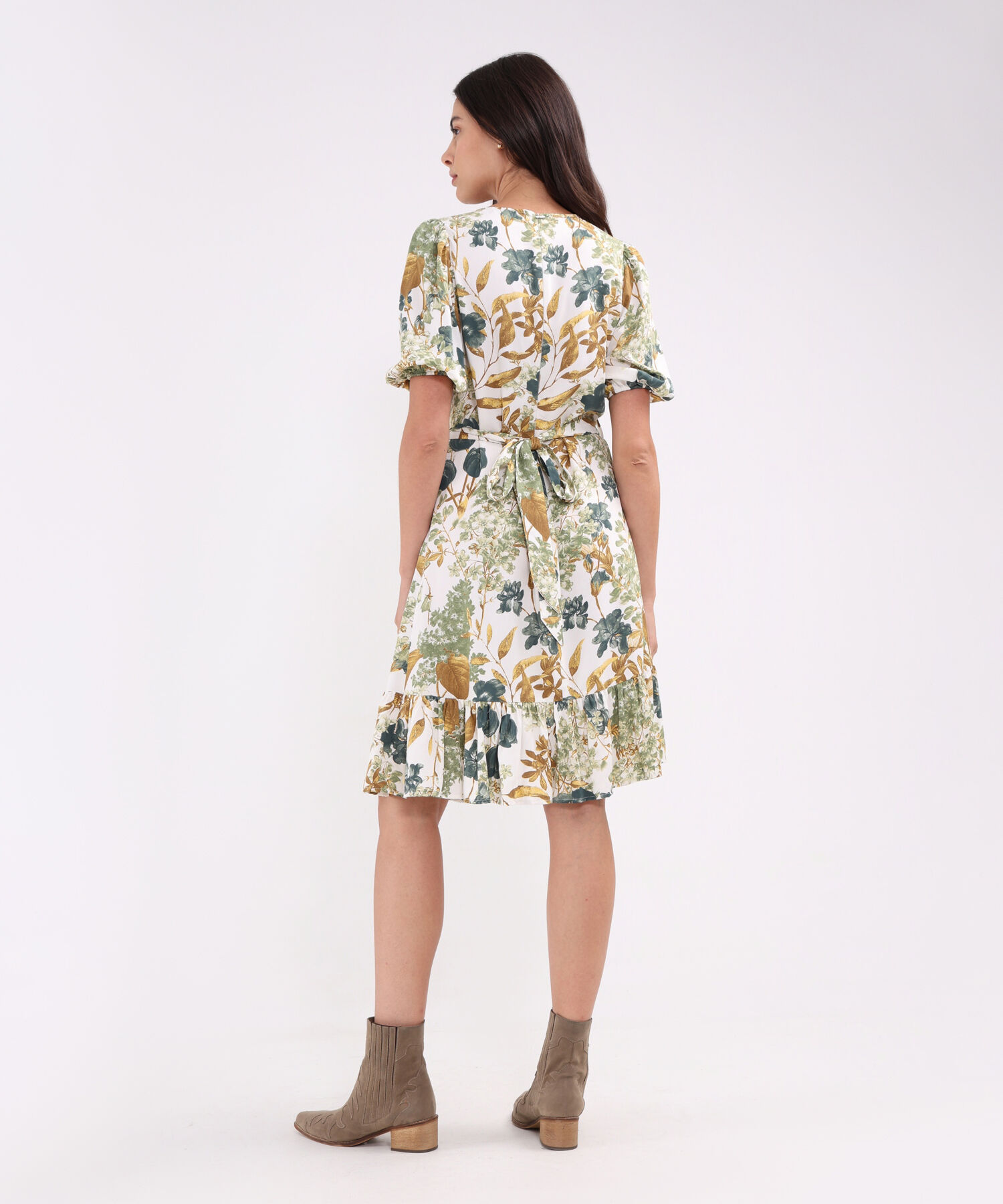 Vestido Con Anudado En Cintura Y Arandela