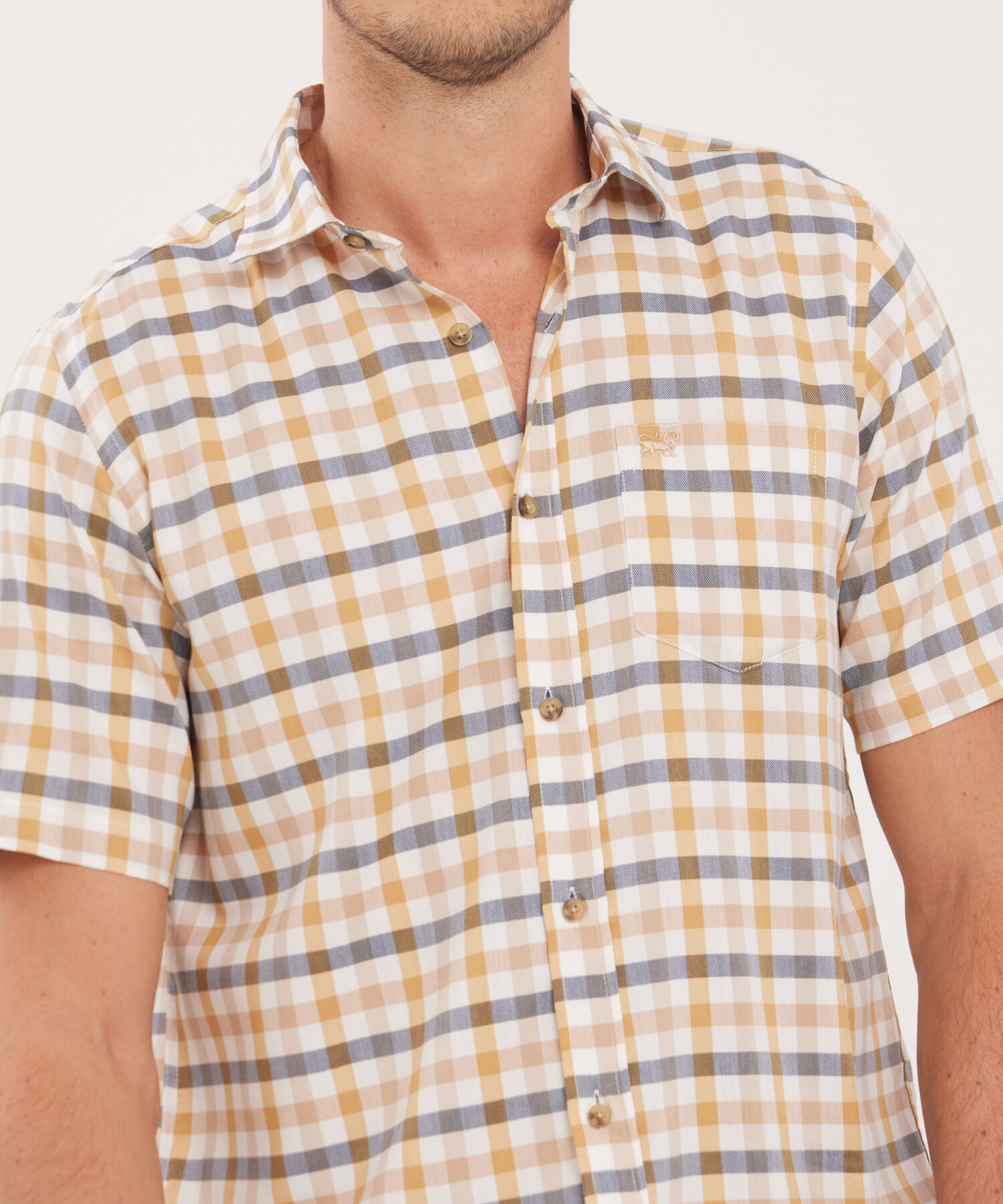 Camisa Manga Corta Con Bolsillo Y Silueta Regular Fit, Magia En El Caribe