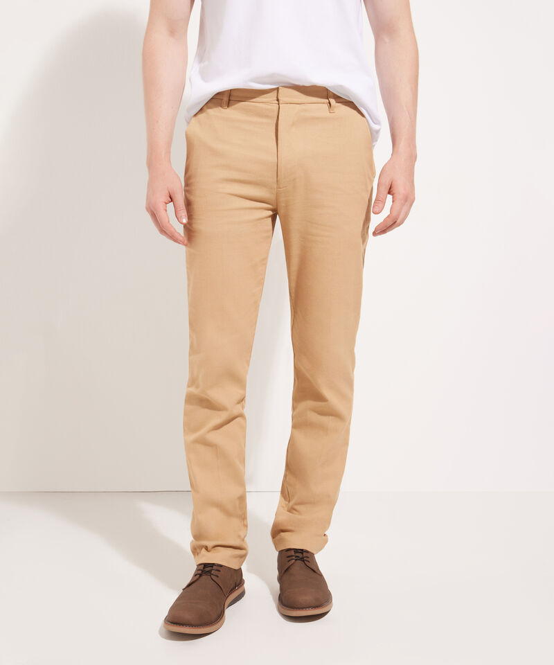 Pantalón Chino Con Detalles De Pretina