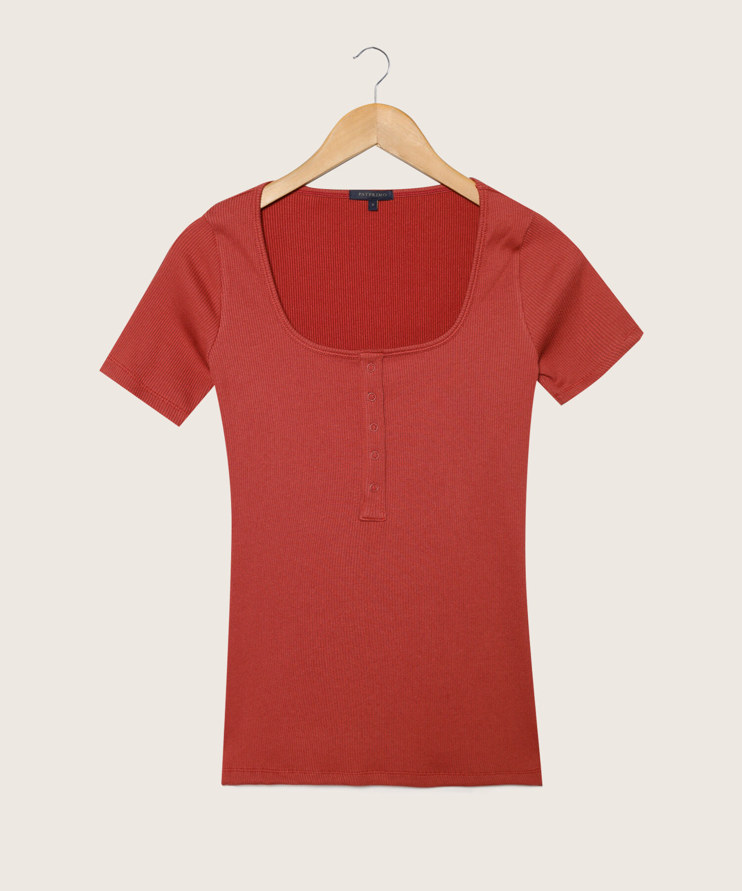 Camiseta Cuello Redondo Con Pechera Y Broche Silueta Ajustada En Rib