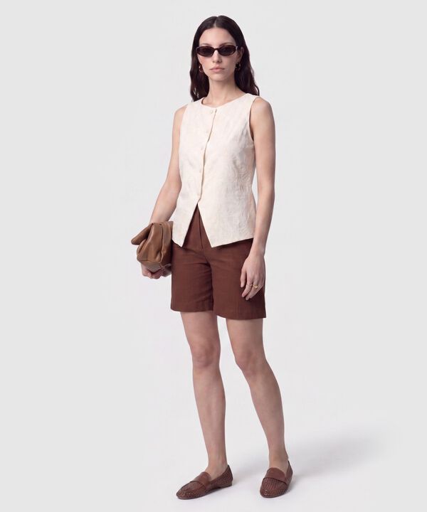 Blusa Chaleco Cortada en Pico Mujer