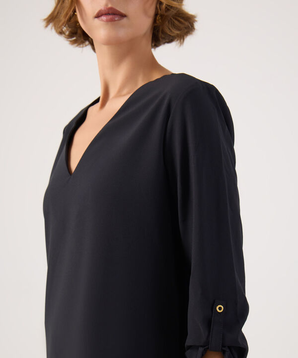 Blusa con Escote en V image number null