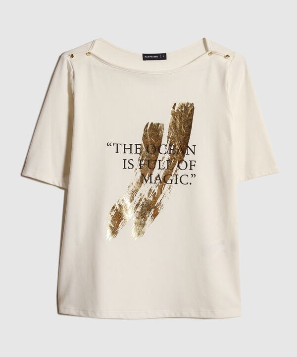 Camiseta Con Screen Y Cuello Ojal Con Botones