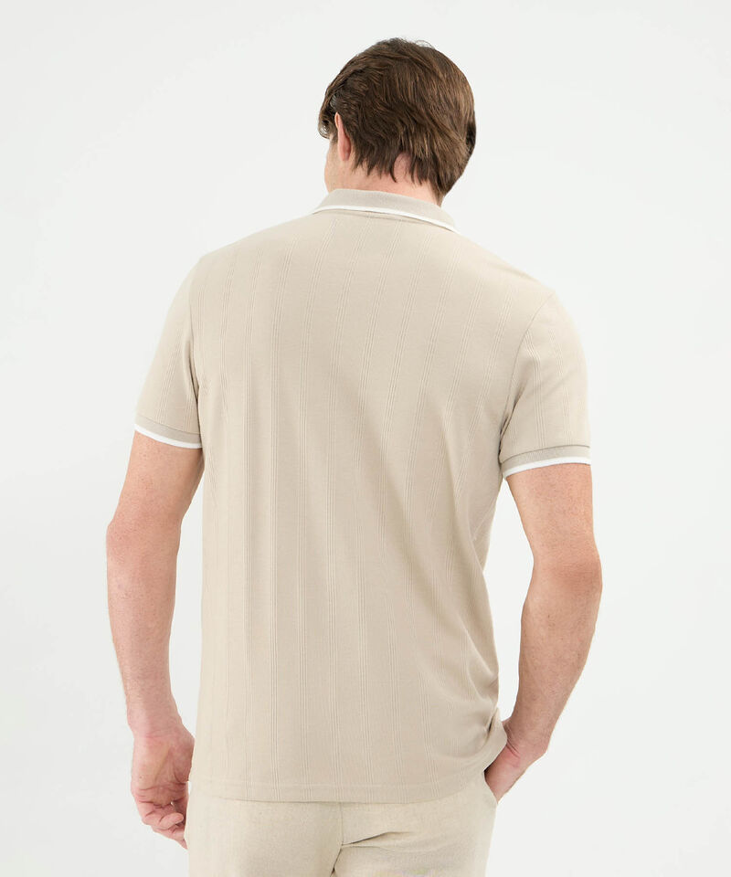 Polo Unicolor, Cuello, Puños Y Pechera Tejida