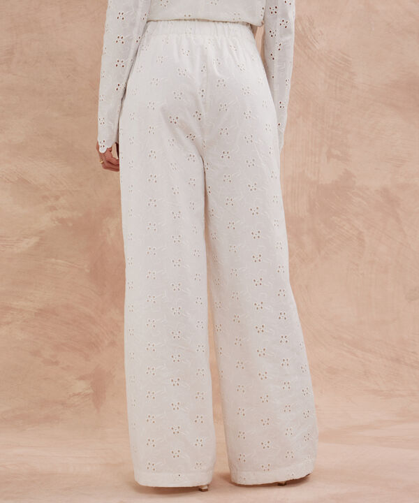Pantalón Jogger Unicolor En Ojalillo