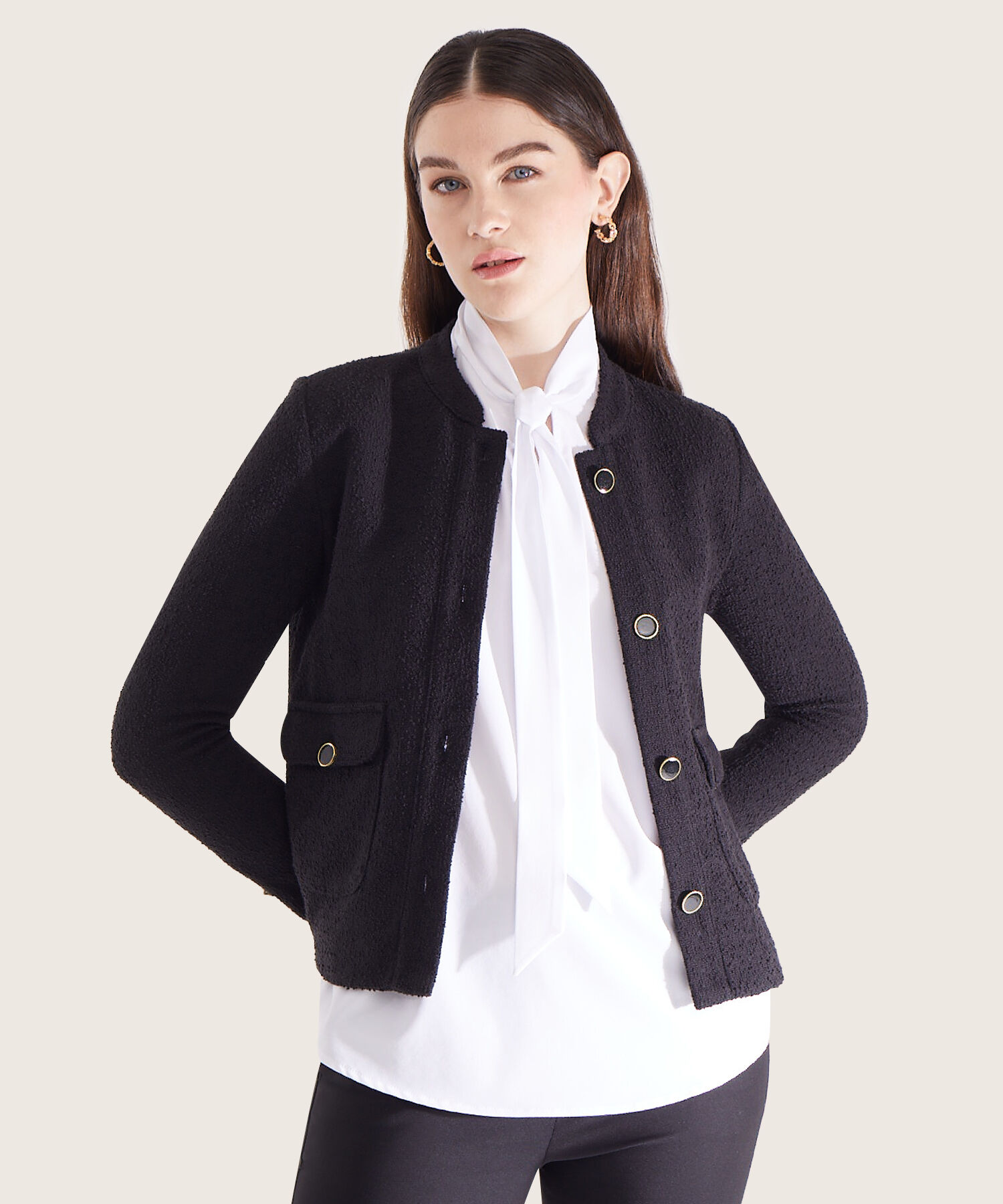 Chaqueta Unicolor Con Bolsillos En Frente
